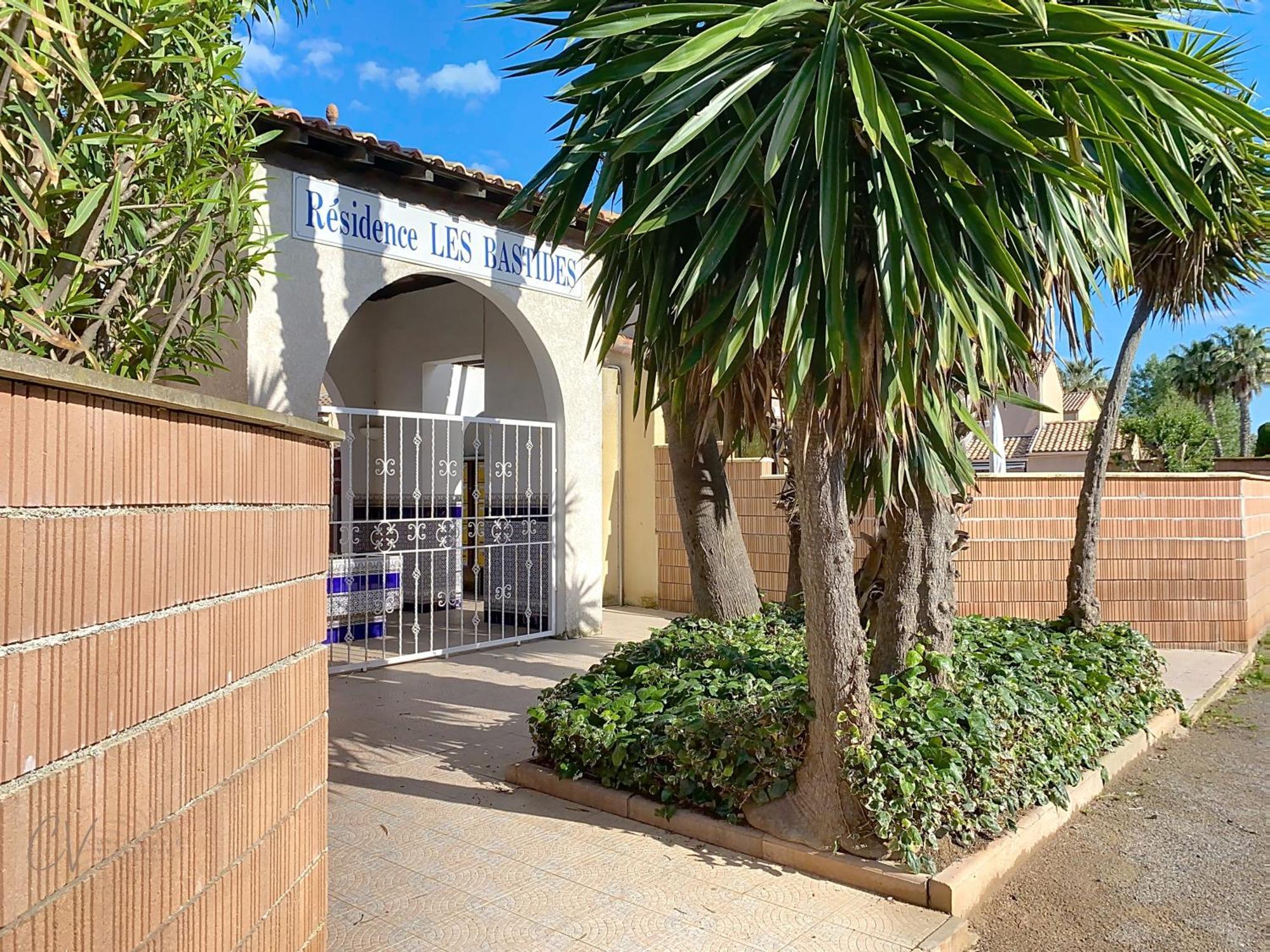 Petit Coin De Paradis Dans Residence Avec Piscine Vias Exteriér fotografie