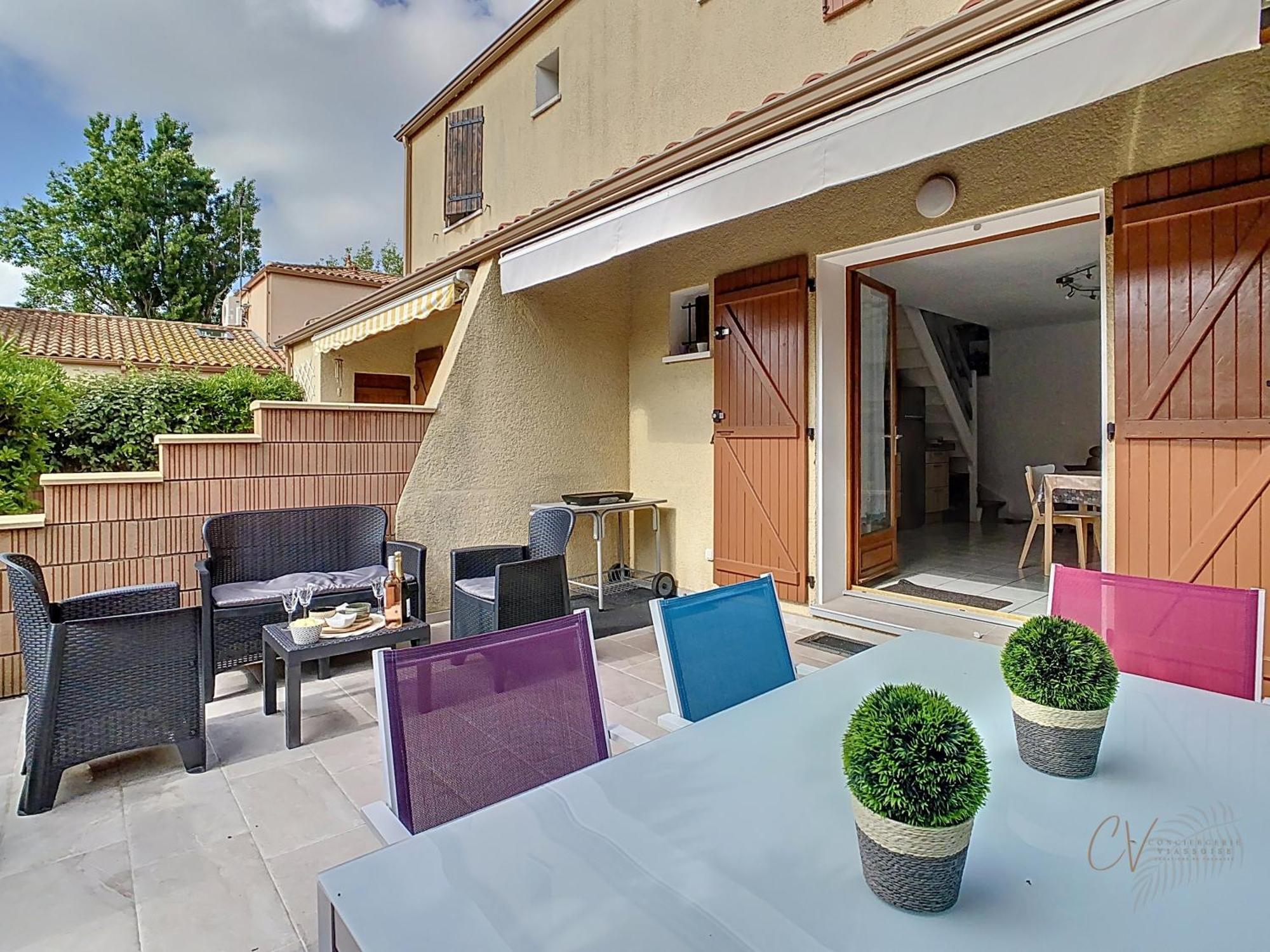 Petit Coin De Paradis Dans Residence Avec Piscine Vias Exteriér fotografie