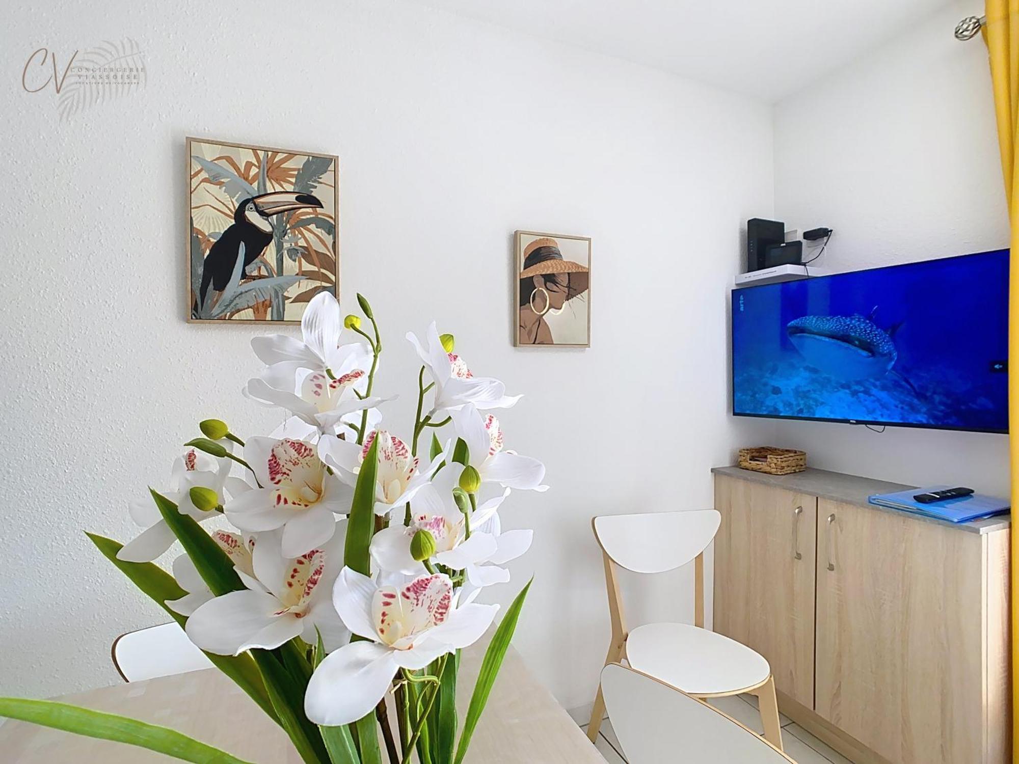 Petit Coin De Paradis Dans Residence Avec Piscine Vias Exteriér fotografie