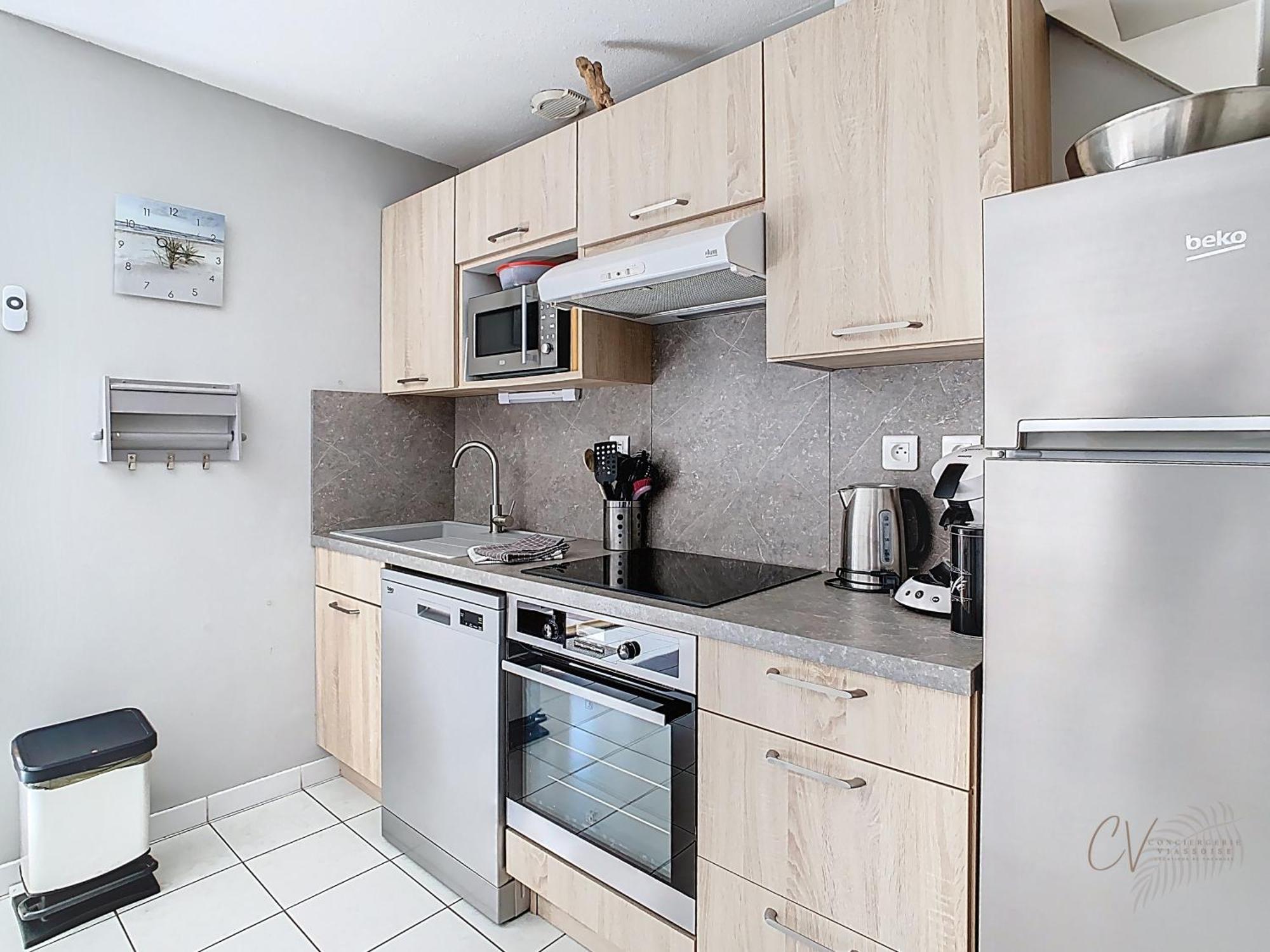 Petit Coin De Paradis Dans Residence Avec Piscine Vias Exteriér fotografie