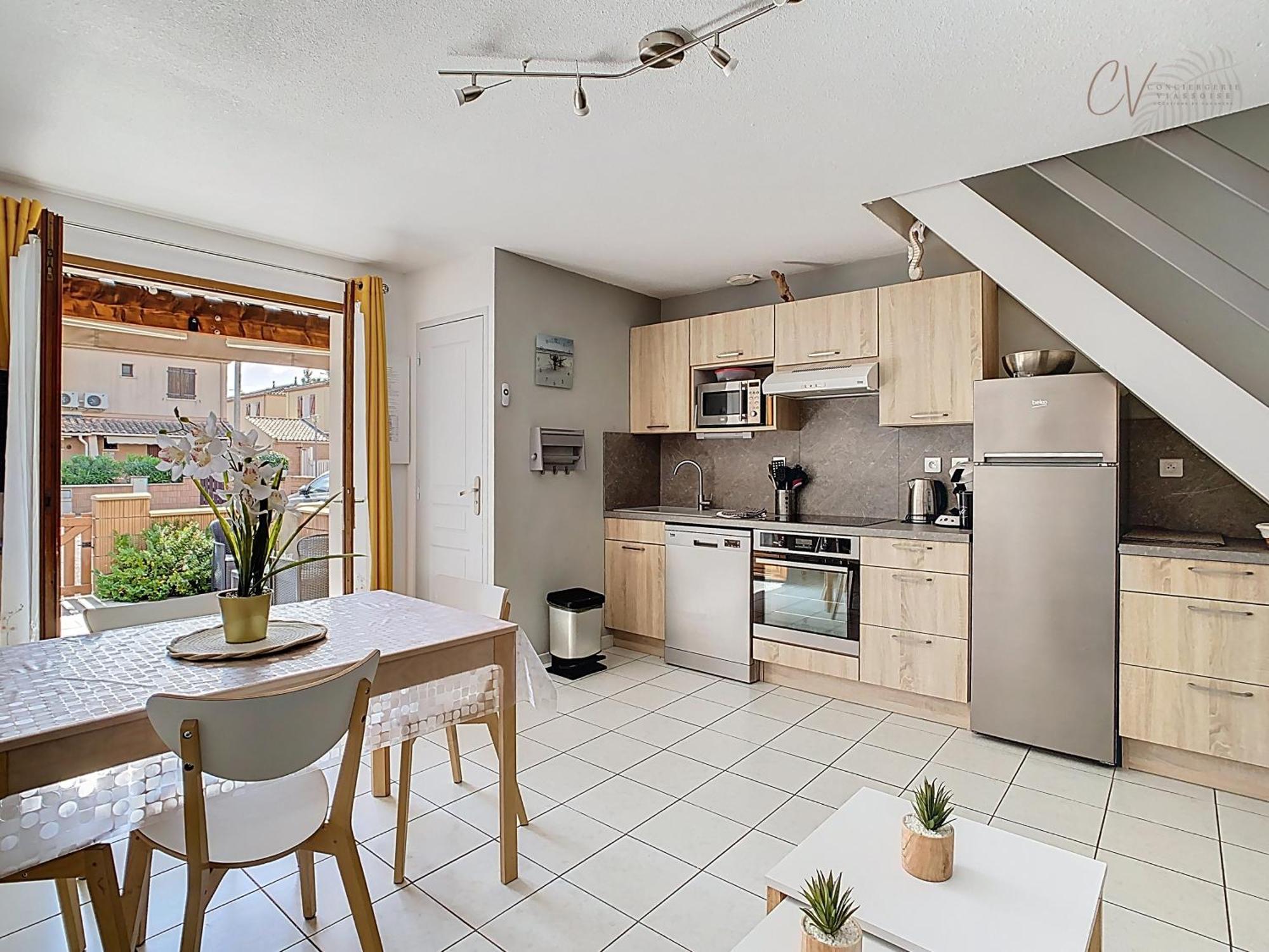 Petit Coin De Paradis Dans Residence Avec Piscine Vias Exteriér fotografie
