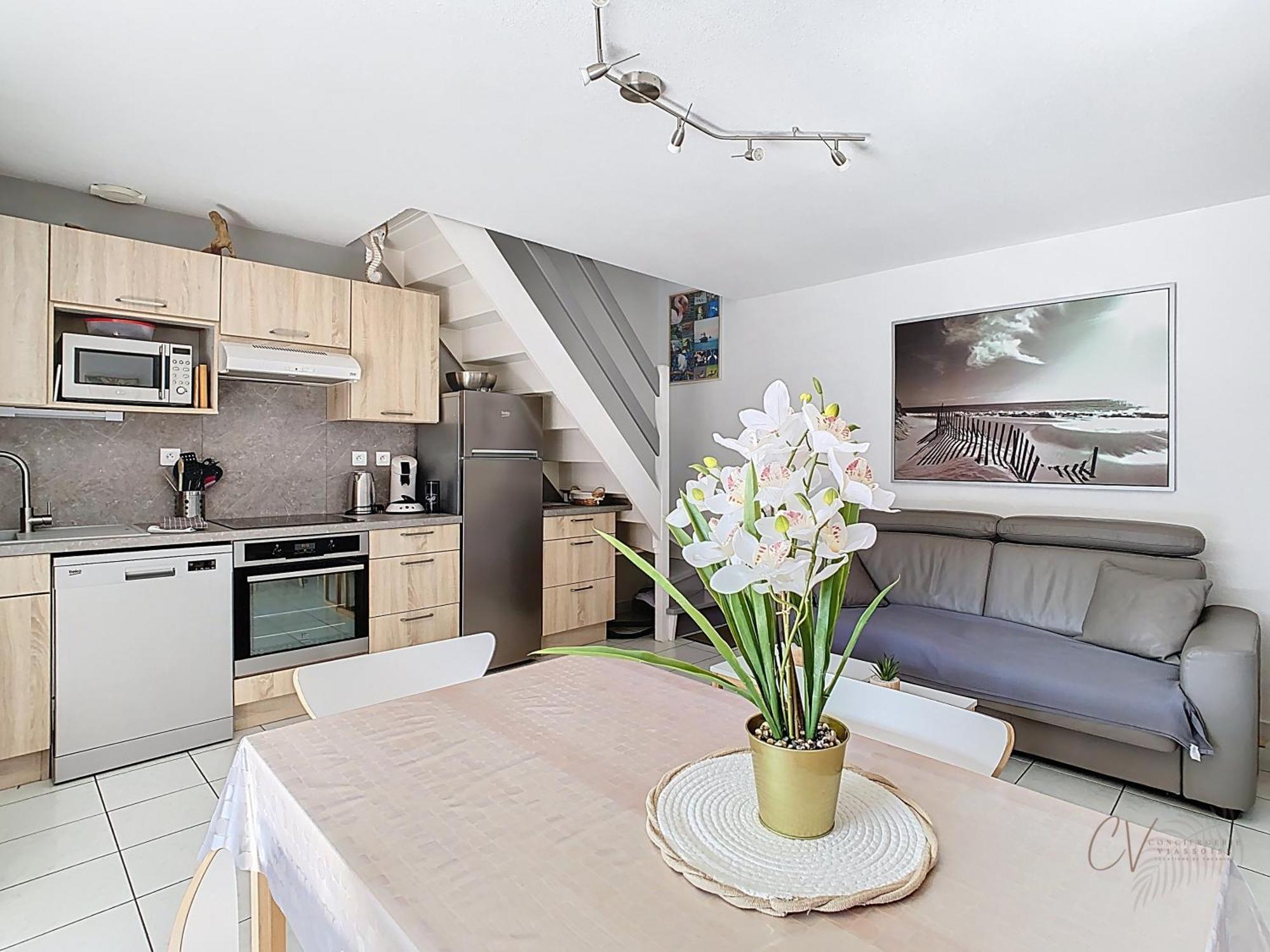 Petit Coin De Paradis Dans Residence Avec Piscine Vias Exteriér fotografie